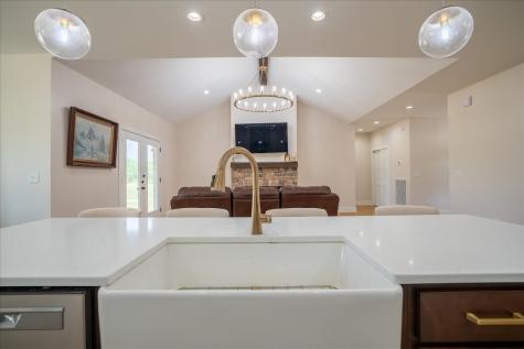 114 Hurst Drive Leoma TN 38468