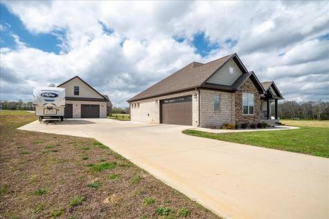 114 Hurst Drive Leoma TN 38468