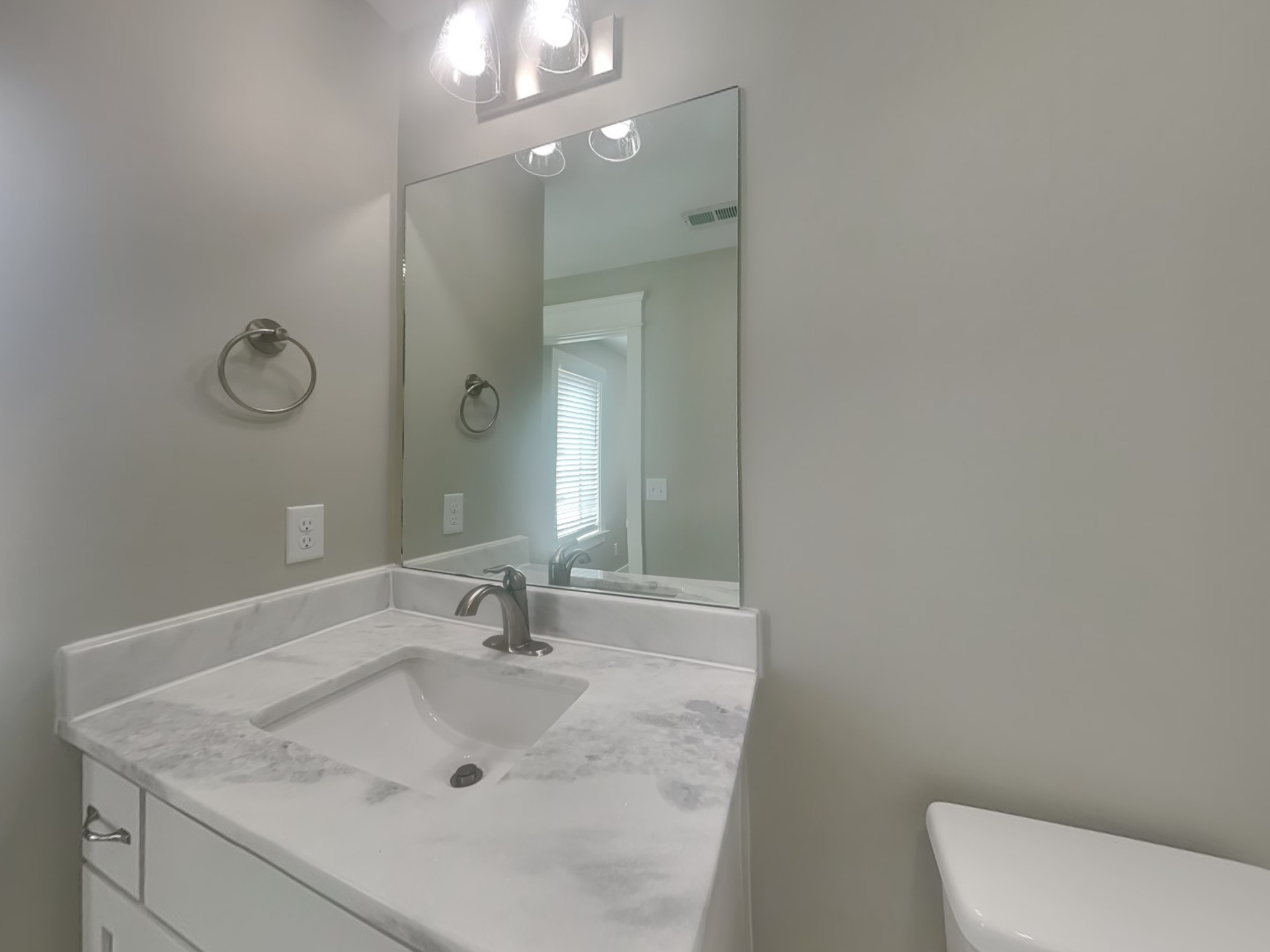 6817 Charlotte Pike Nashville TN 37209