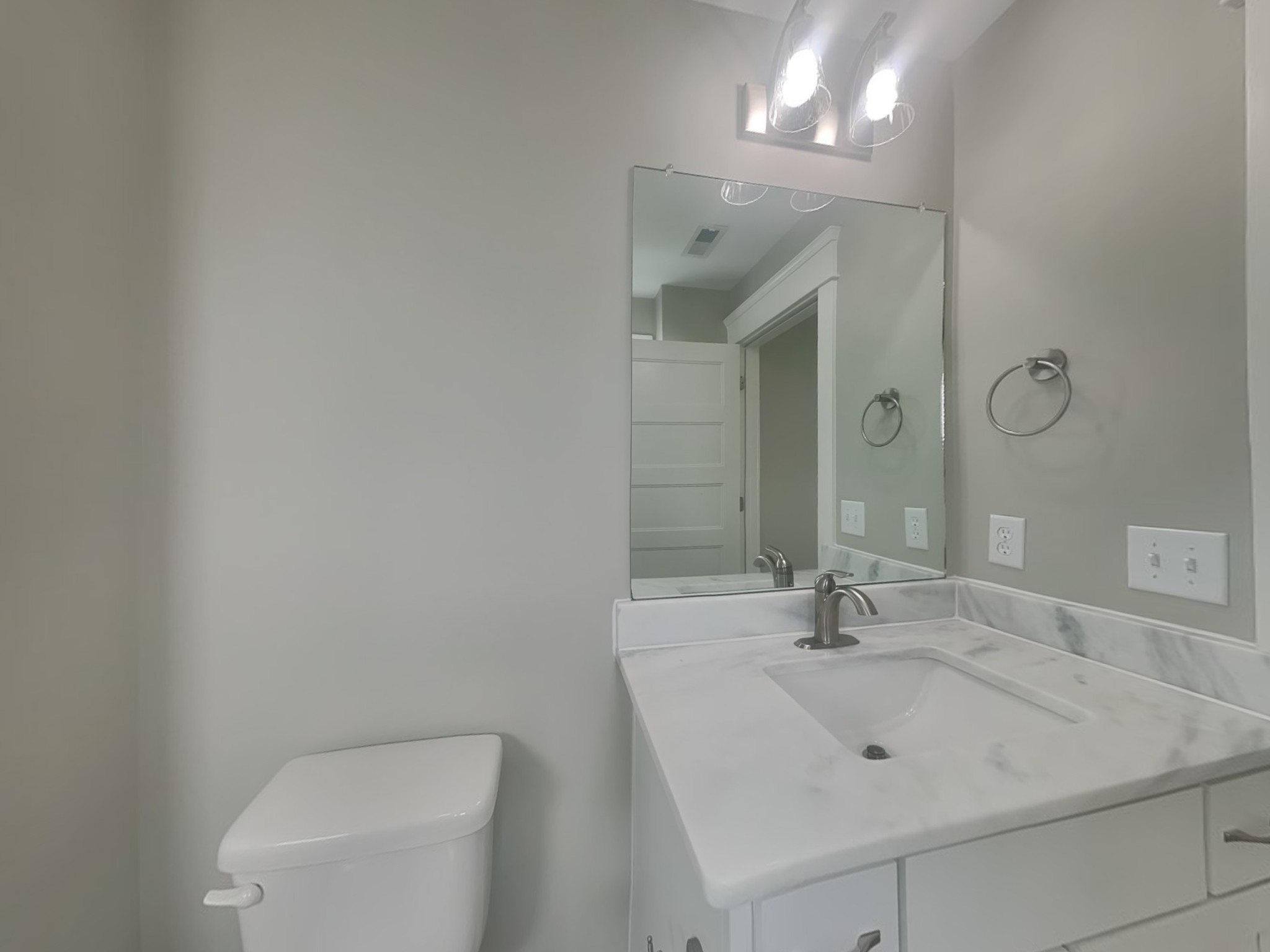 6817 Charlotte Pike Nashville TN 37209