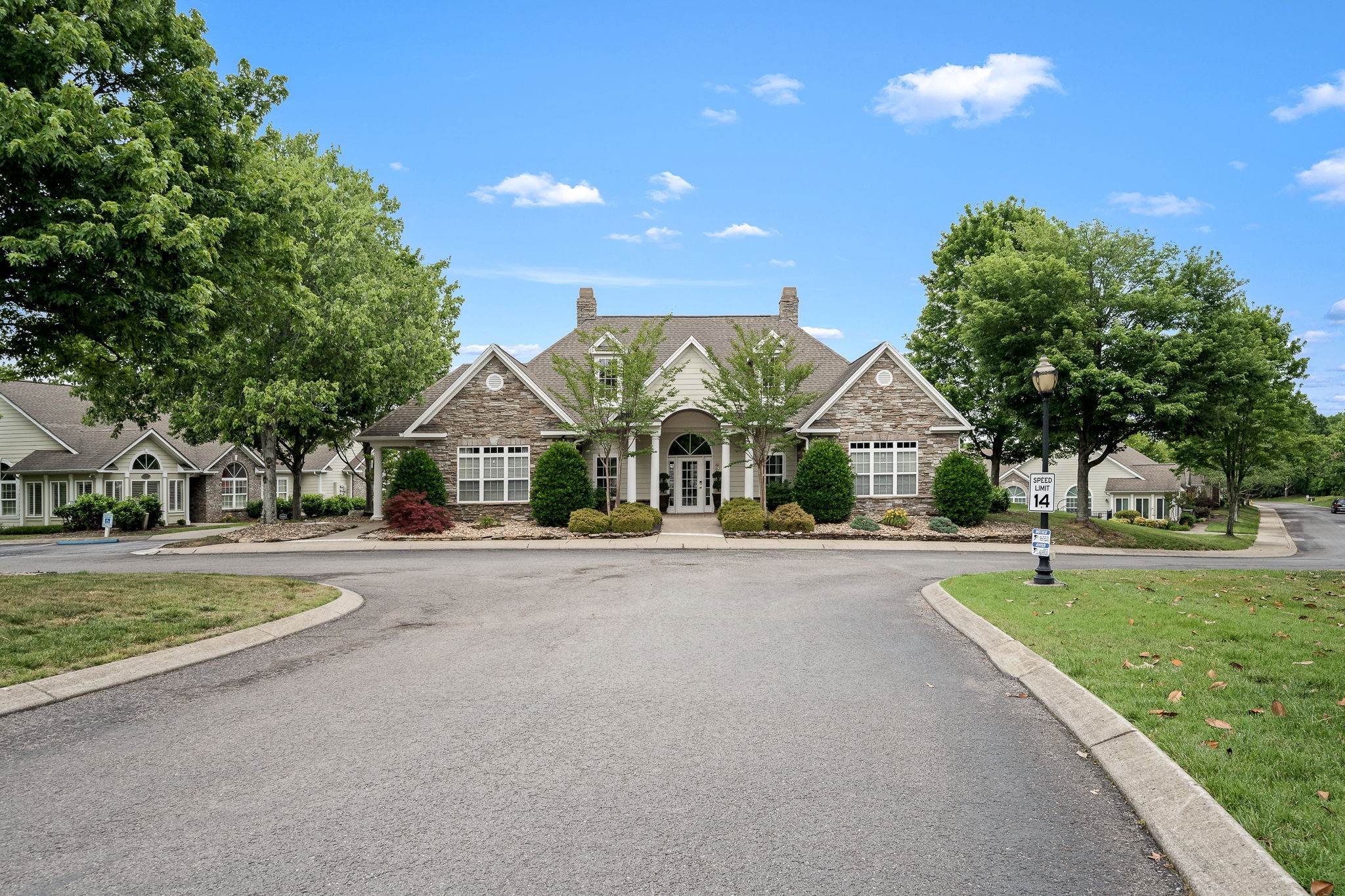 825 S Browns Lane Gallatin TN 37066