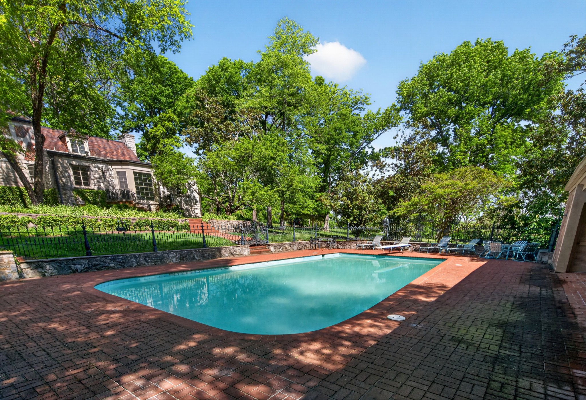 929 Tyne Boulevard Nashville TN 37220