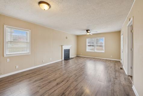 1323 Pleasant Grove Road Westmoreland TN 37186