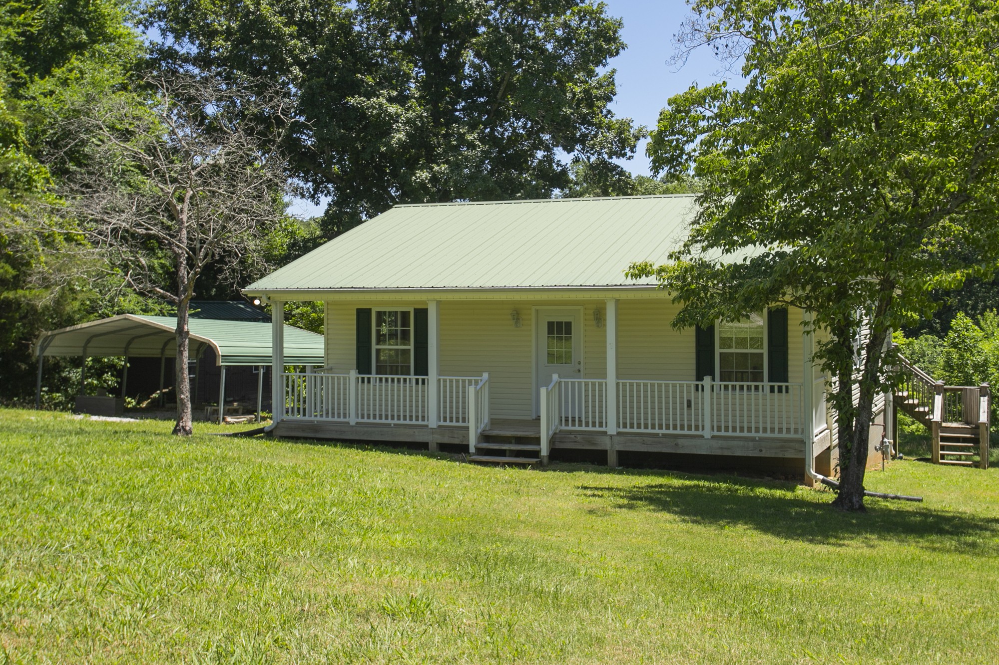 1534 Roy Brown Road Burns TN 37029