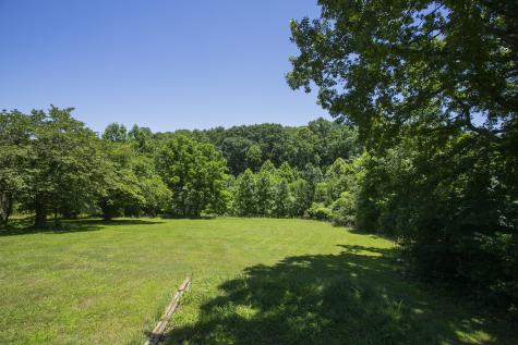 1534 Roy Brown Road Burns TN 37029