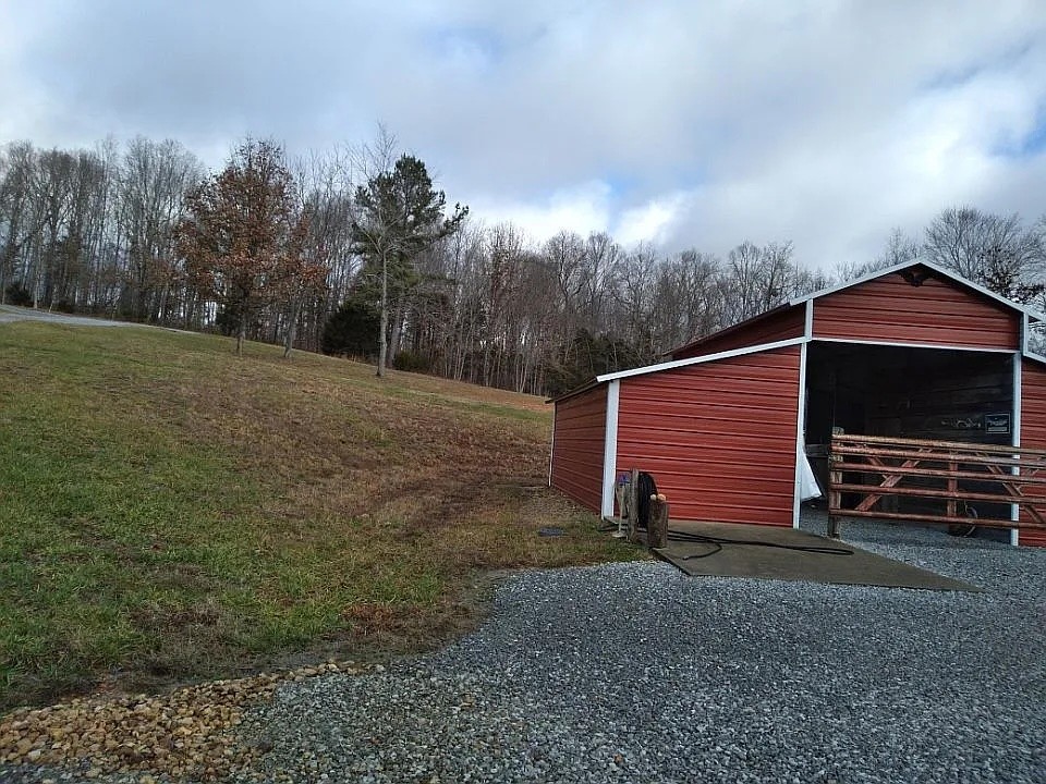 959 Herman Adams Road Cumberland City TN 37050
