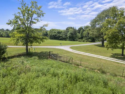 352 Blue Door Road Portland TN 37148