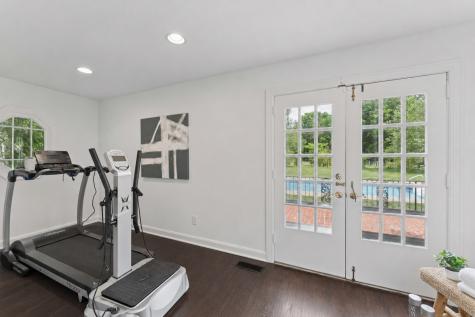6238 Hillsboro Pike Nashville TN 37215