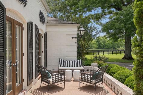 6238 Hillsboro Pike Nashville TN 37215