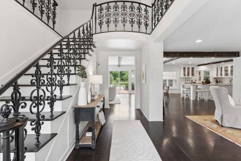 6238 Hillsboro Pike Nashville TN 37215
