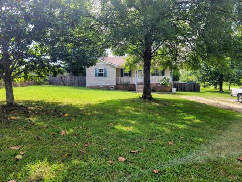 835 Old Nashville Highway Mc Ewen TN 37101