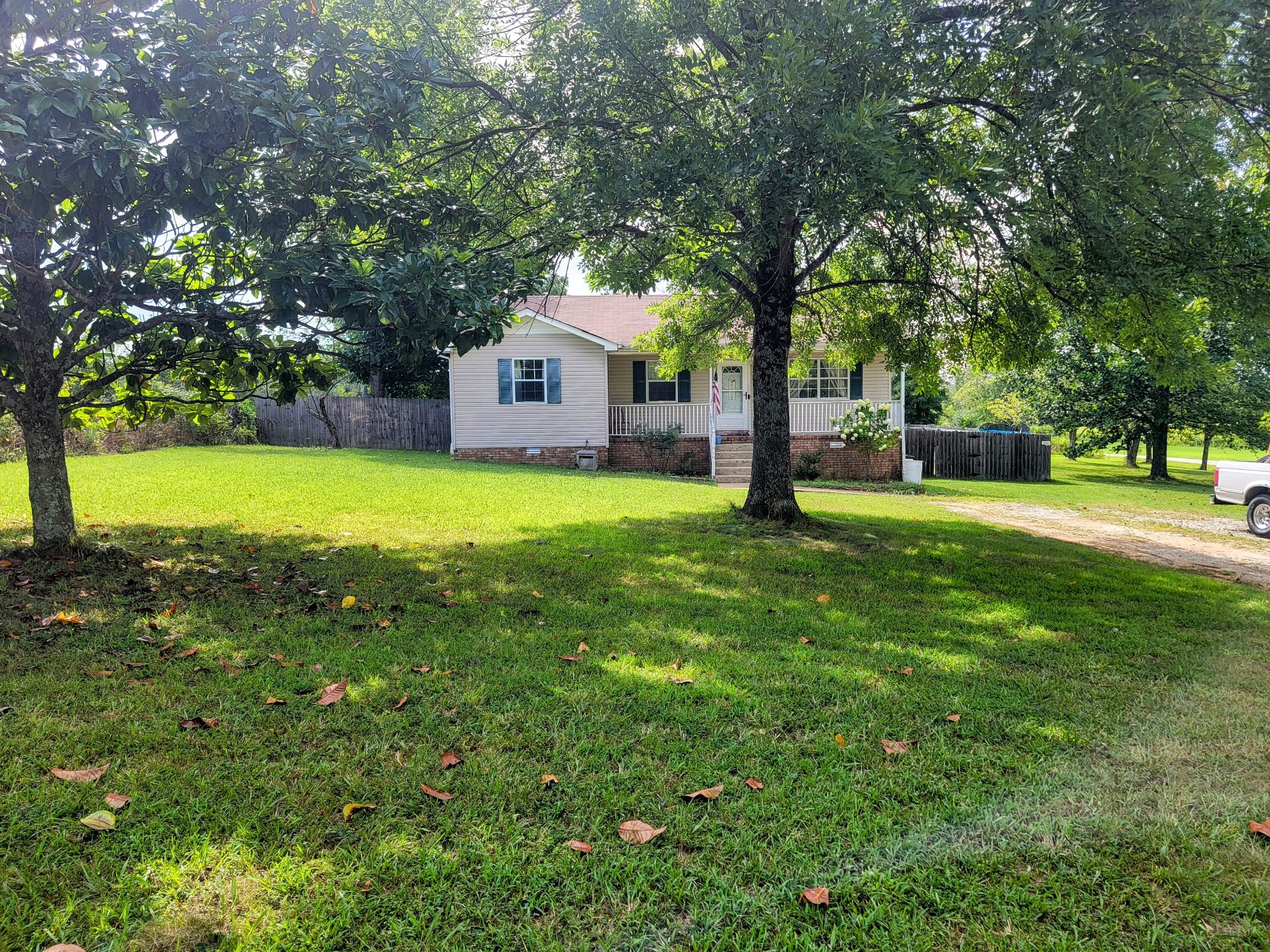 835 Old Nashville Highway Mc Ewen TN 37101