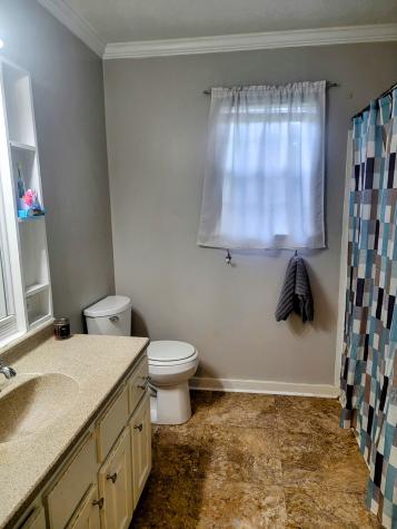 835 Old Nashville Highway Mc Ewen TN 37101