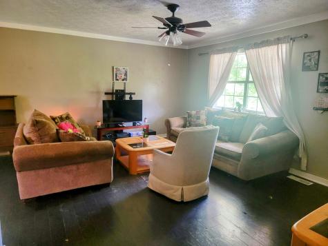 835 Old Nashville Highway Mc Ewen TN 37101