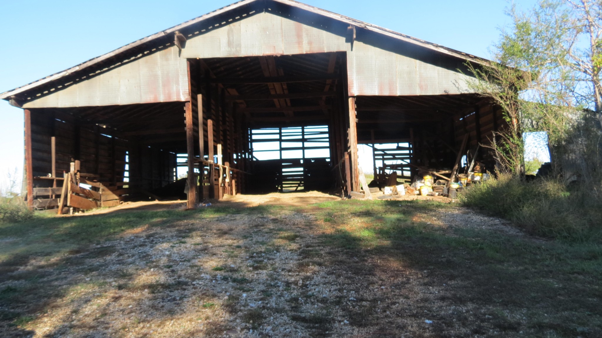 562 Roach Road Decaturville TN 38329