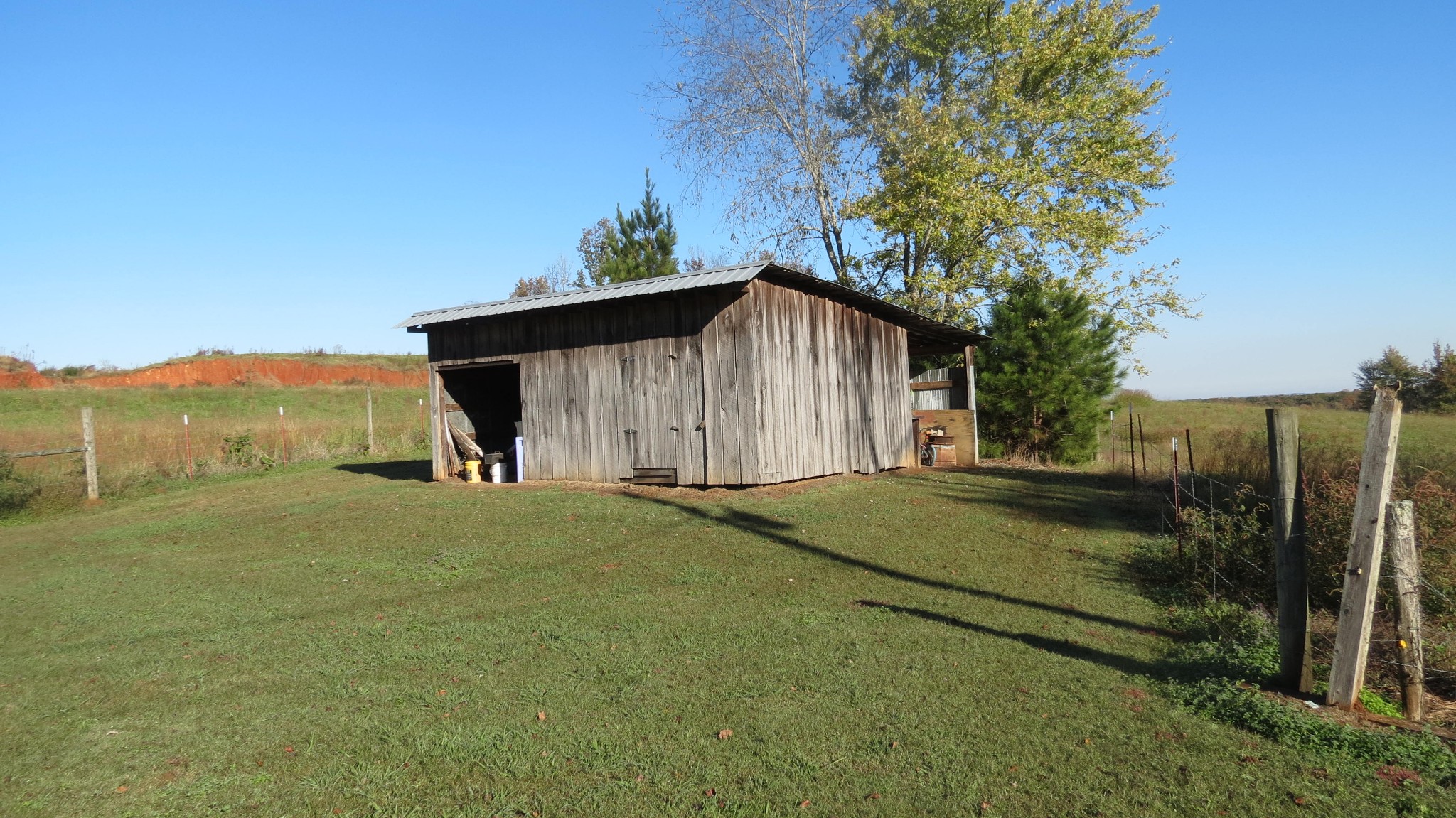 562 Roach Road Decaturville TN 38329