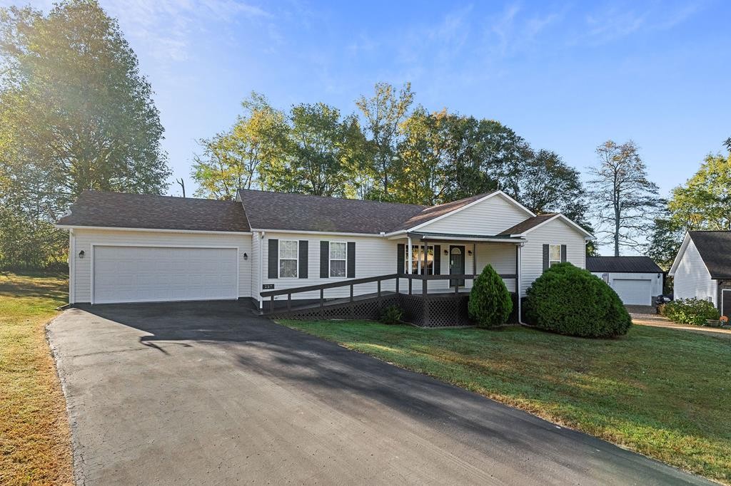 227 Prosperity Drive Sparta TN 38583