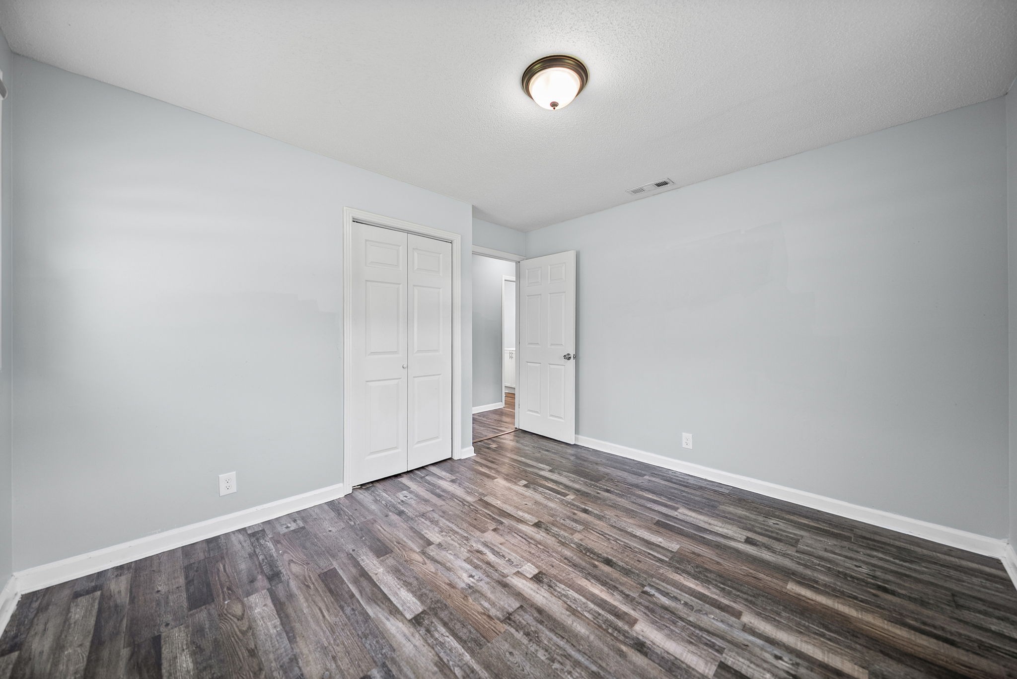 1912 Woodlawn Road Clarksville TN 37042