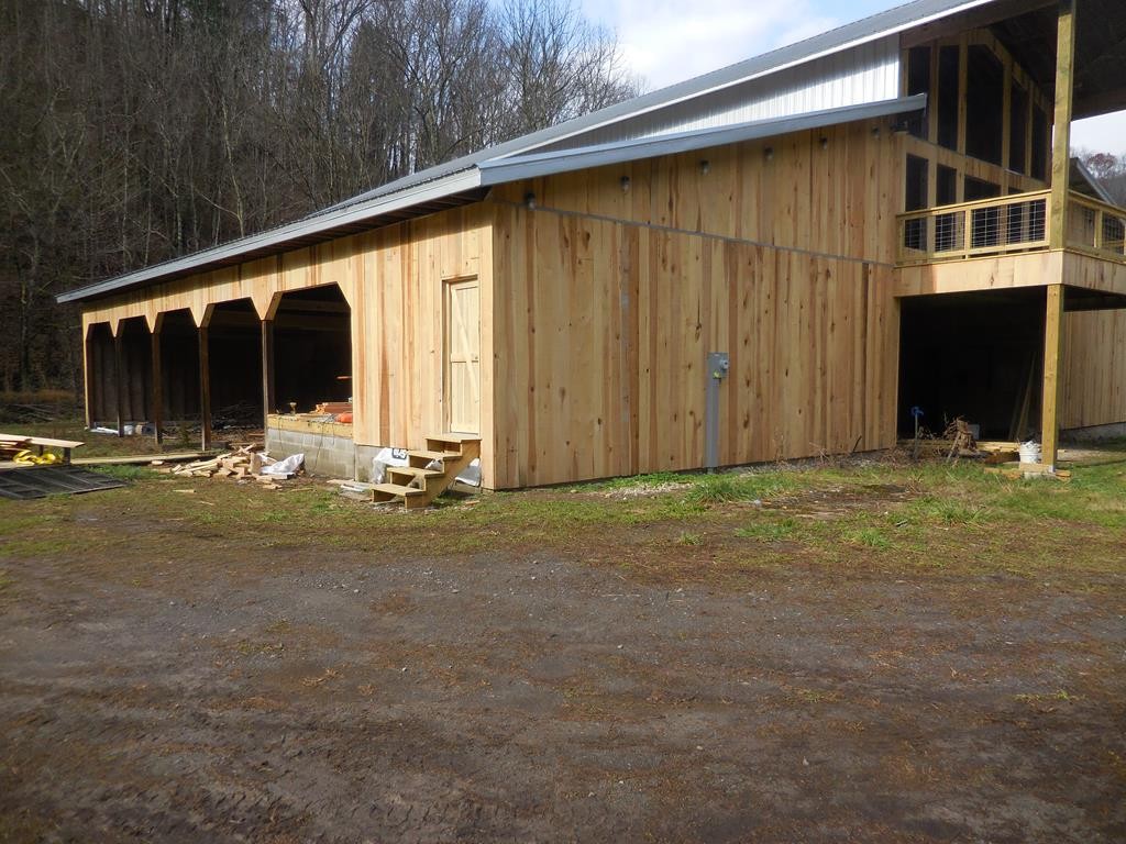 5154 Dry Mill Creek Hilham TN 38568