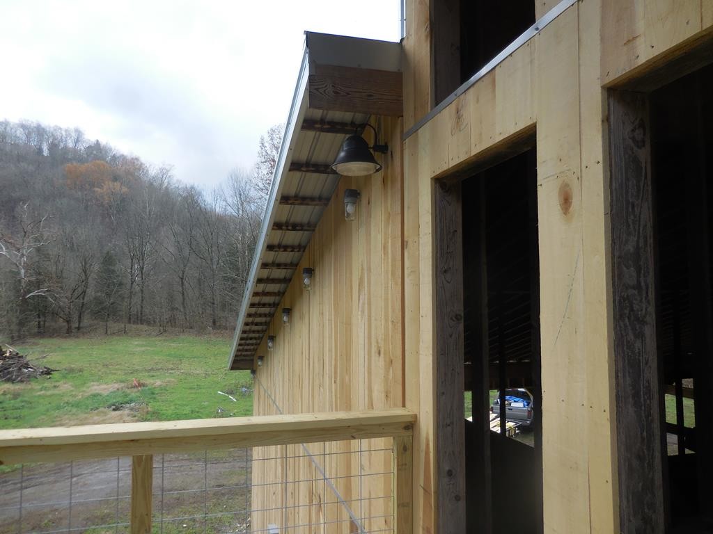 5154 Dry Mill Creek Hilham TN 38568