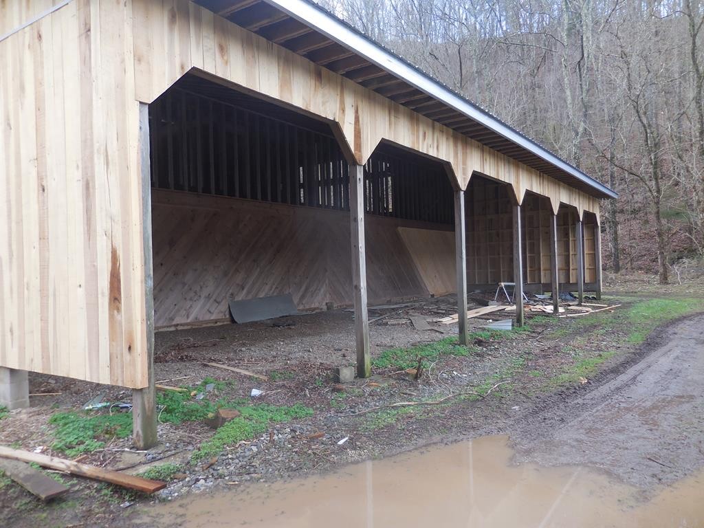 5154 Dry Mill Creek Hilham TN 38568