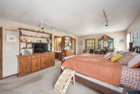 280 E Highland Street Decaturville TN 38329
