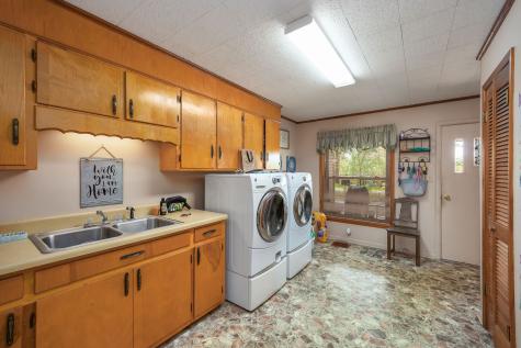 280 E Highland Street Decaturville TN 38329