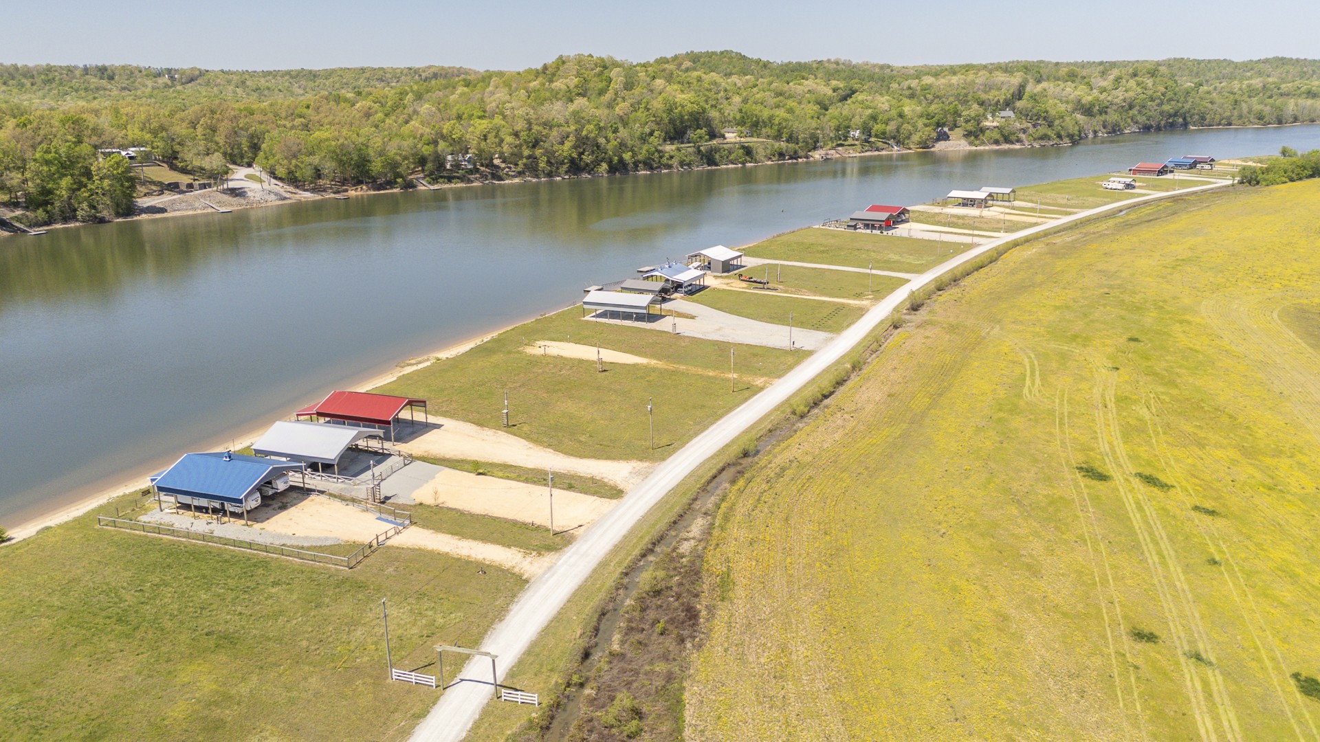 1695 Hardin Bottom River Road Clifton TN 38425