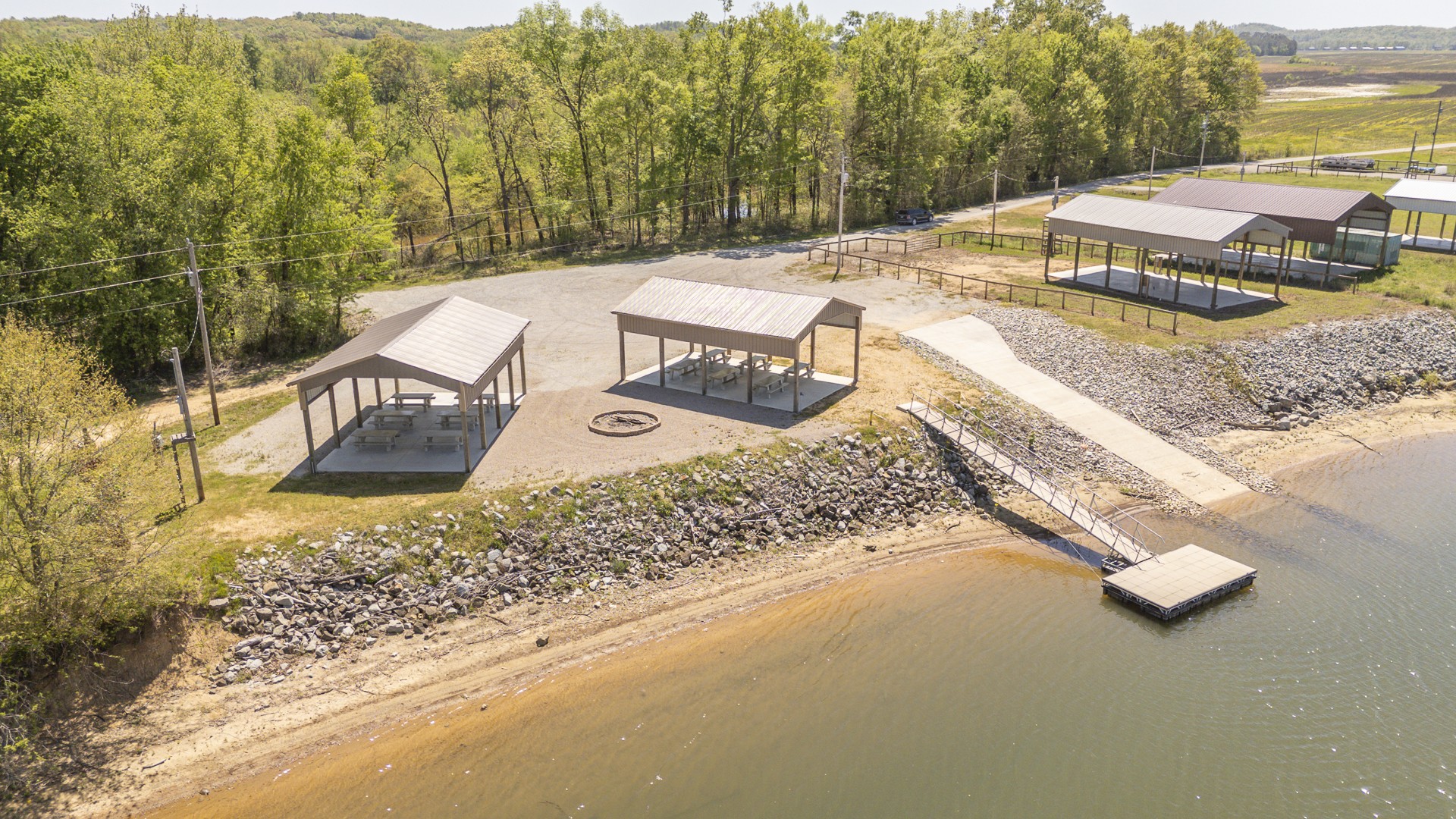 1695 Hardin Bottom River Road Clifton TN 38425