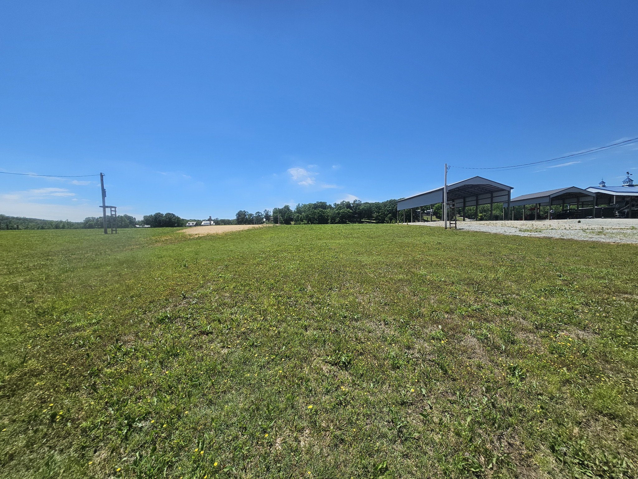 1695 Hardin Bottom River Road Clifton TN 38425