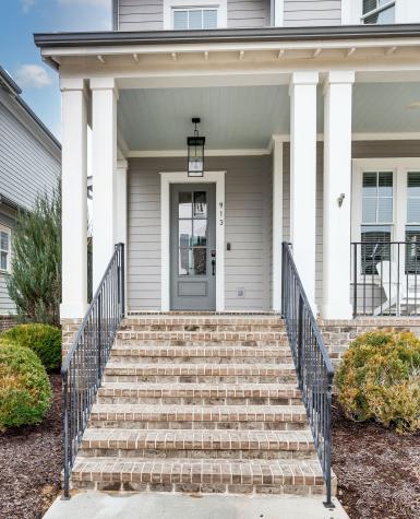 913 Dauphine Street Nashville TN 37221