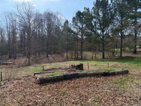 60 Robert Barnhill Road Paris TN 38242