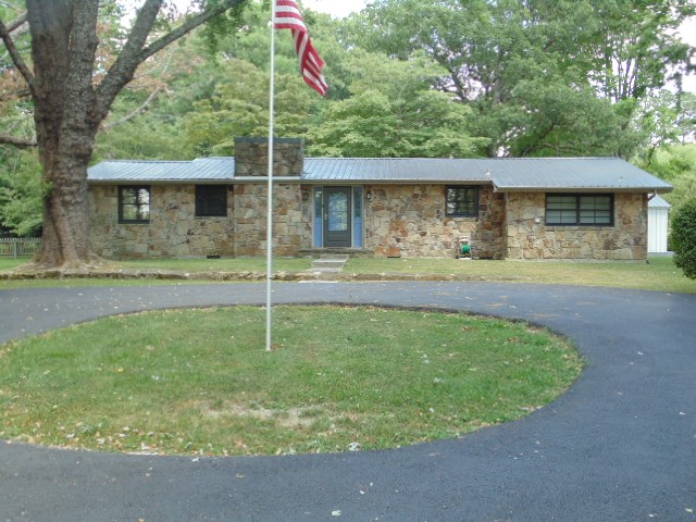 110 Overton Avenue Monteagle TN 37356