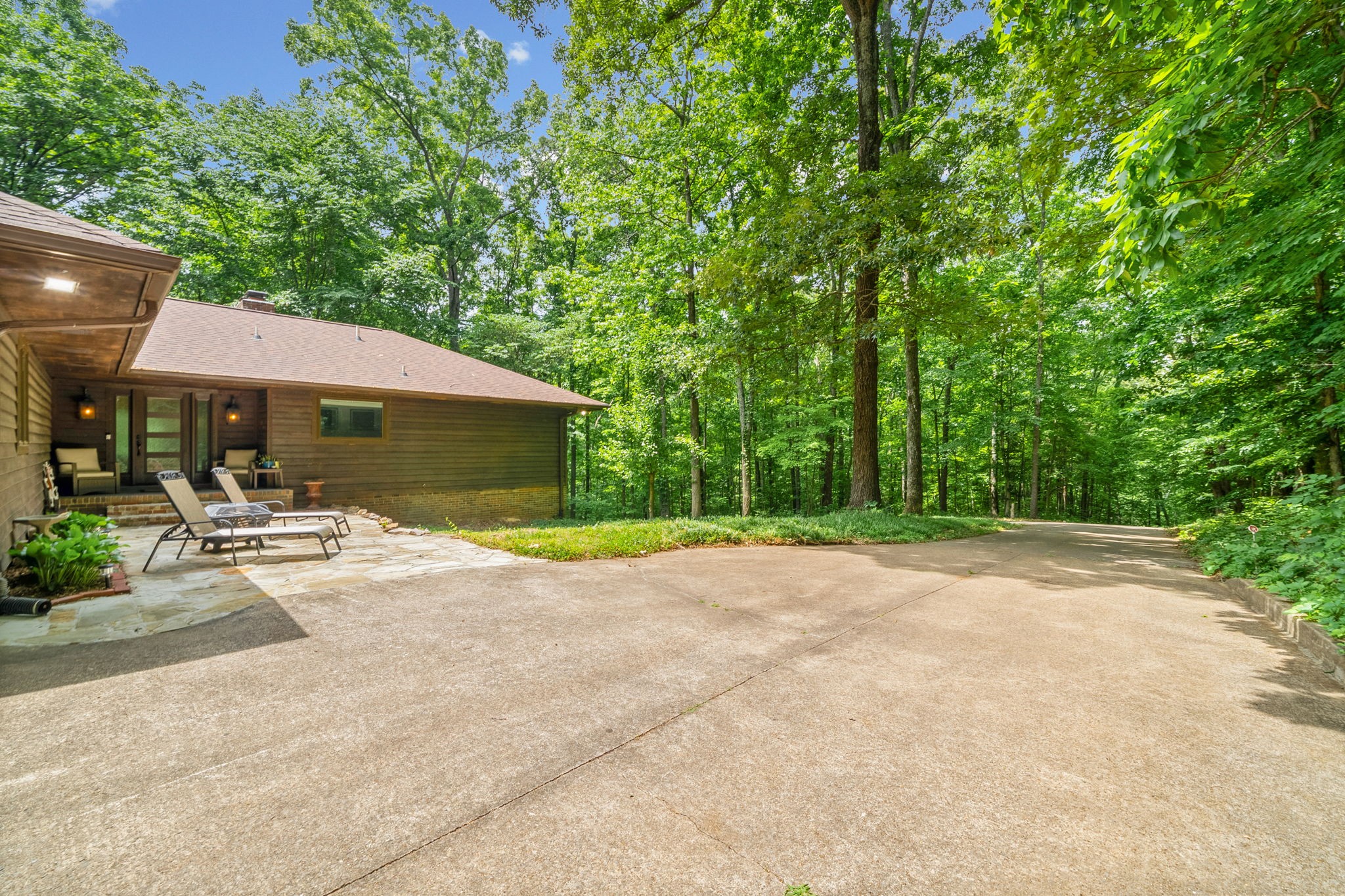 628 Chesterfield Circle Clarksville TN 37043