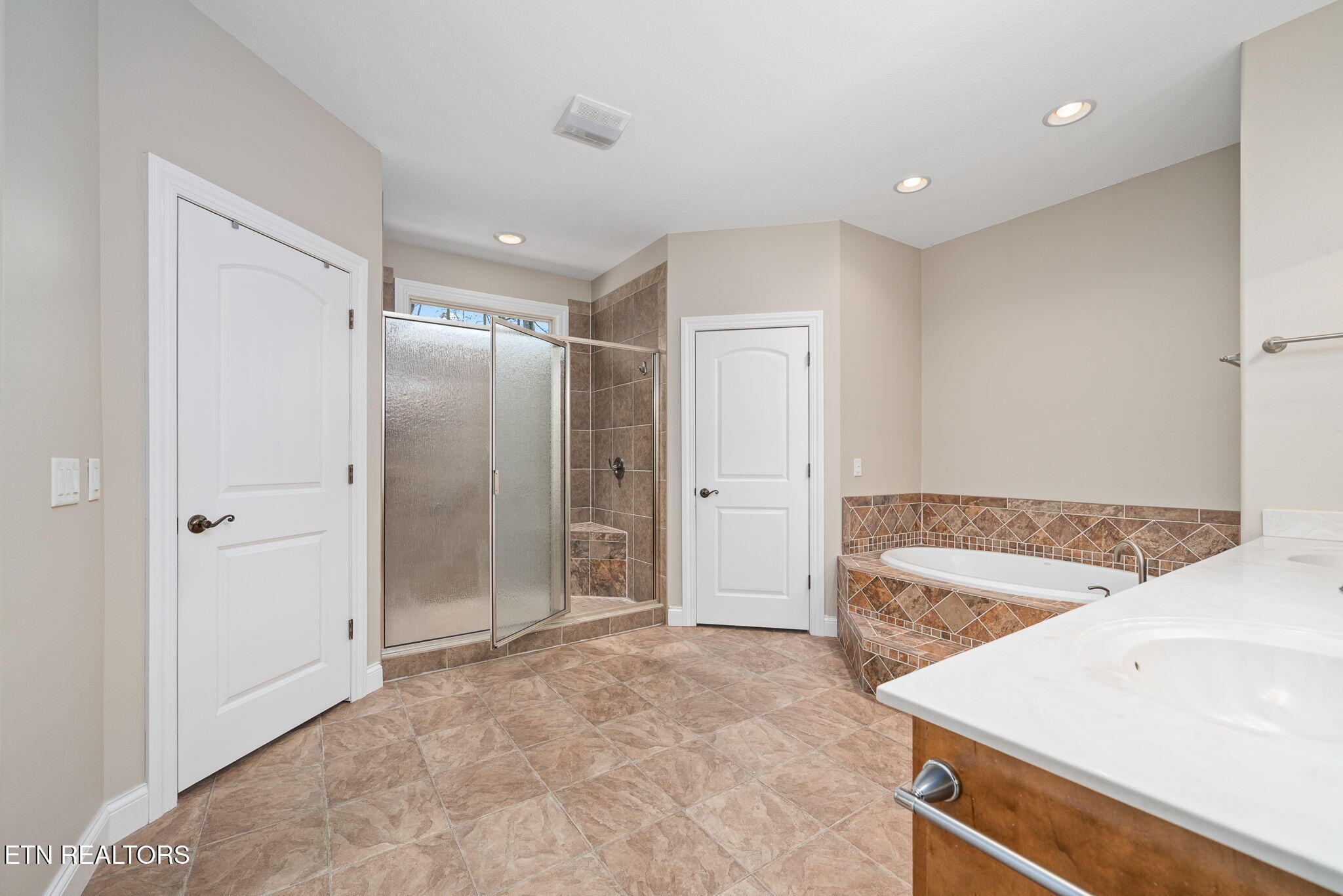 14 Holly Court Crossville TN 38558