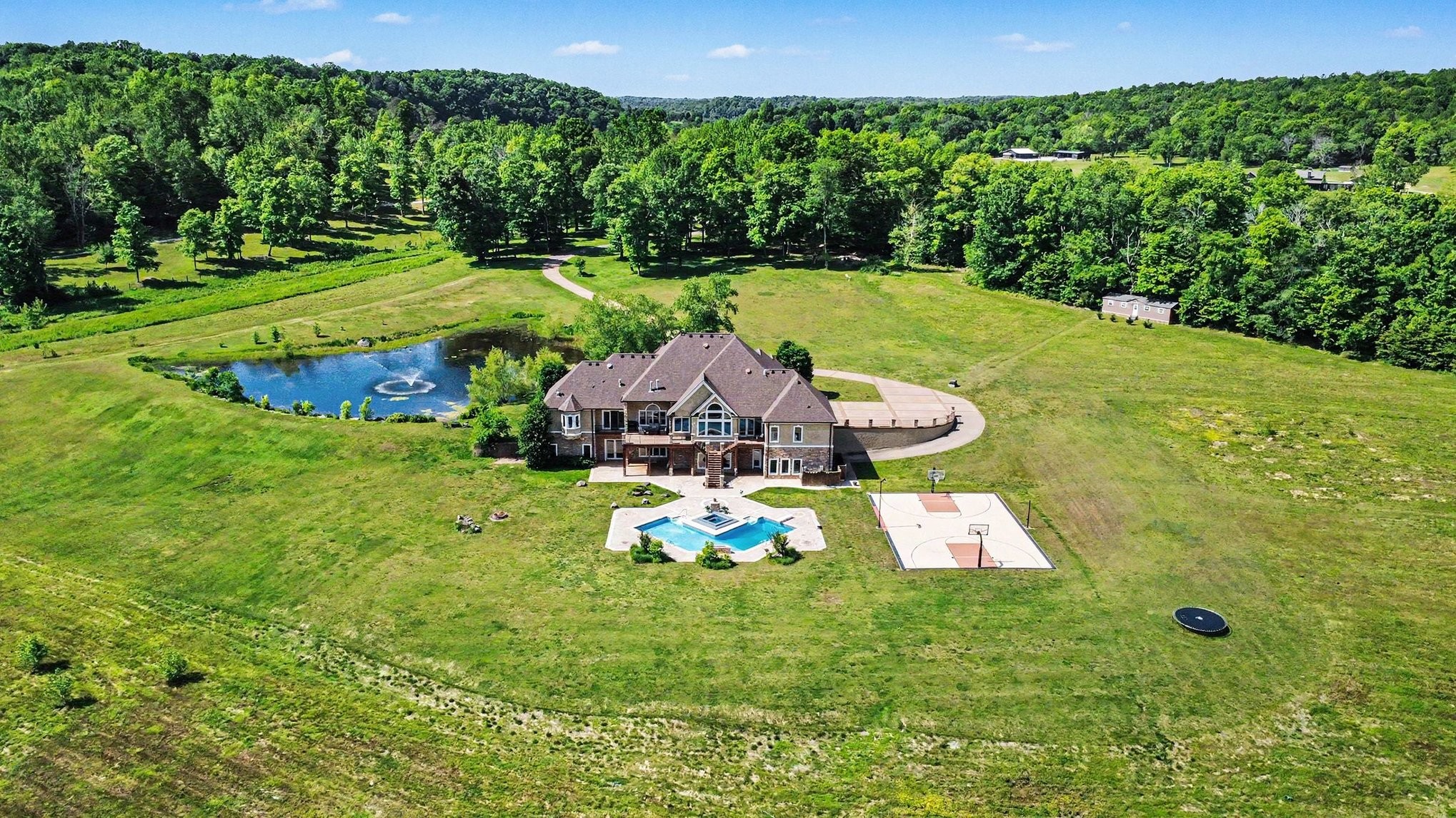 7699 N County Line Road Fairview TN 37062