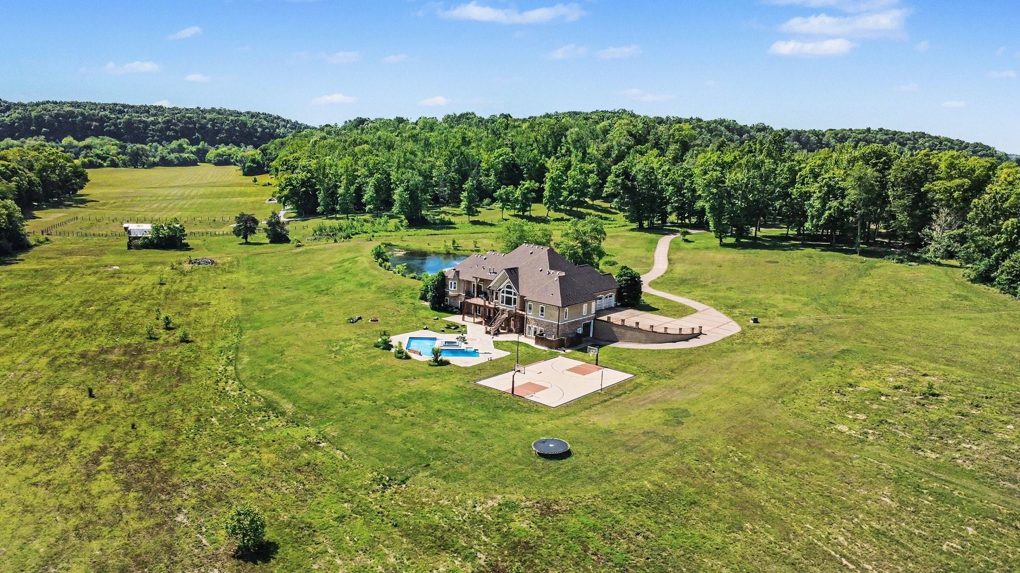7699 N County Line Road Fairview TN 37062