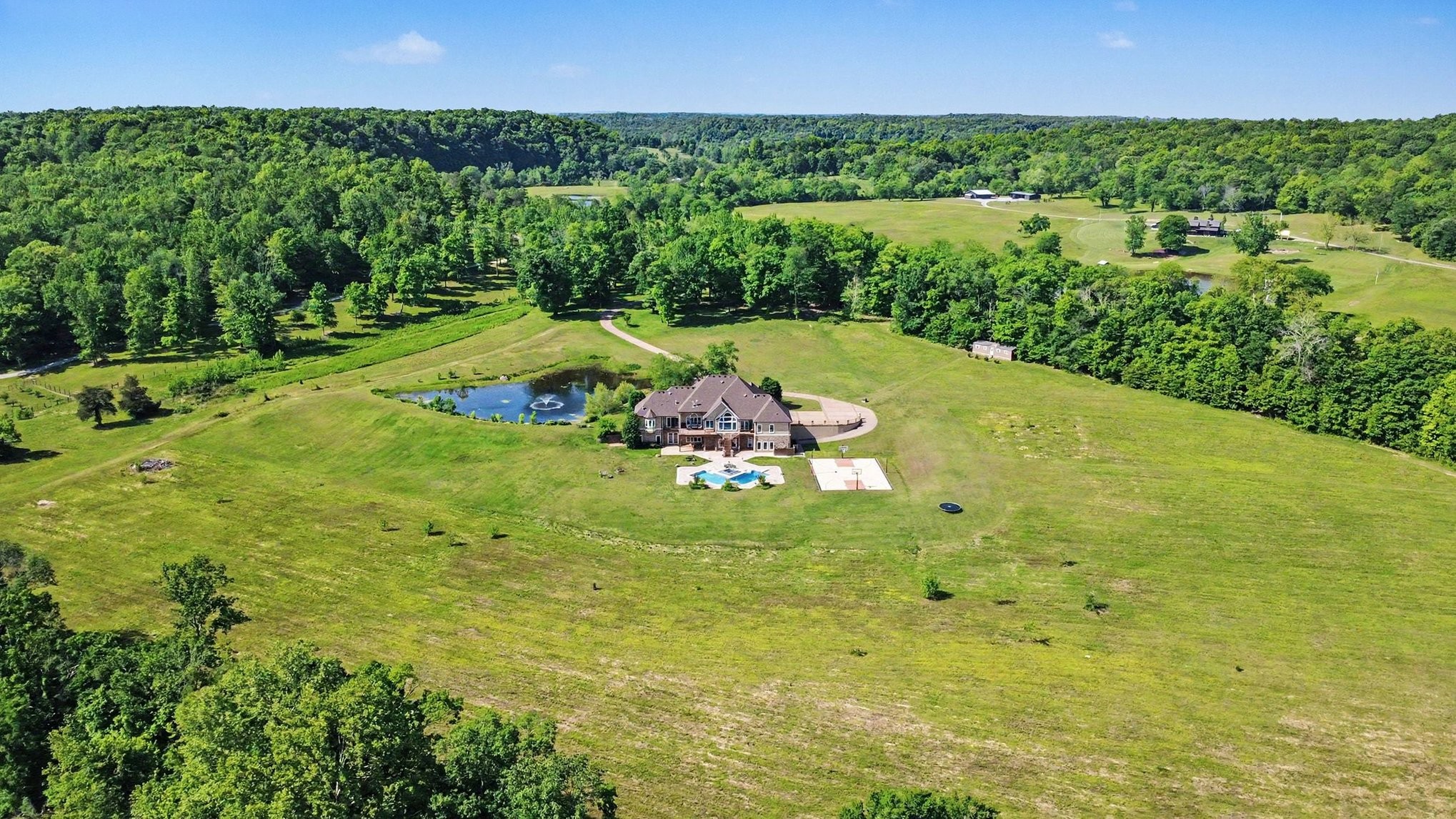 7699 N County Line Road Fairview TN 37062