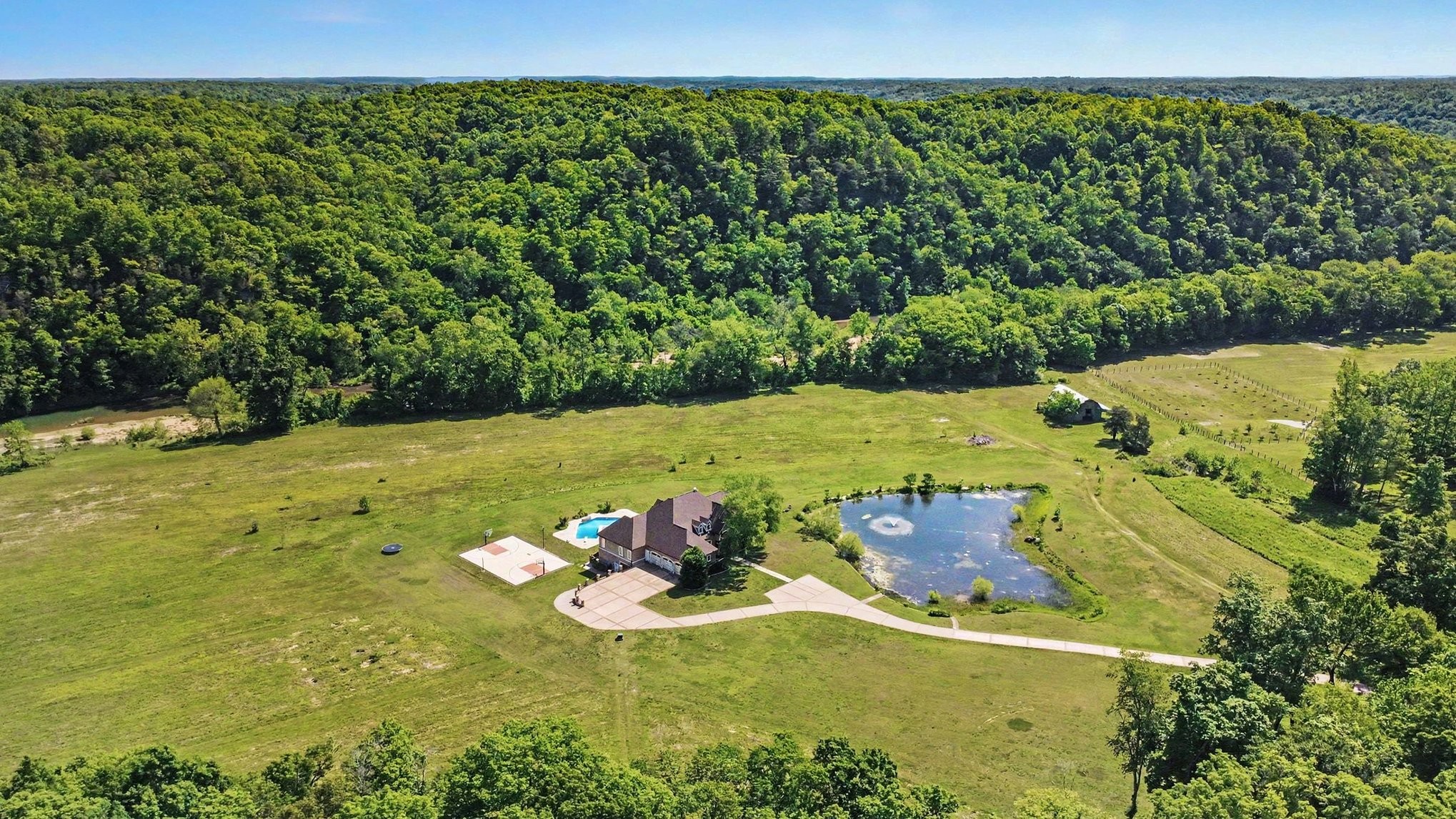 7699 N County Line Road Fairview TN 37062