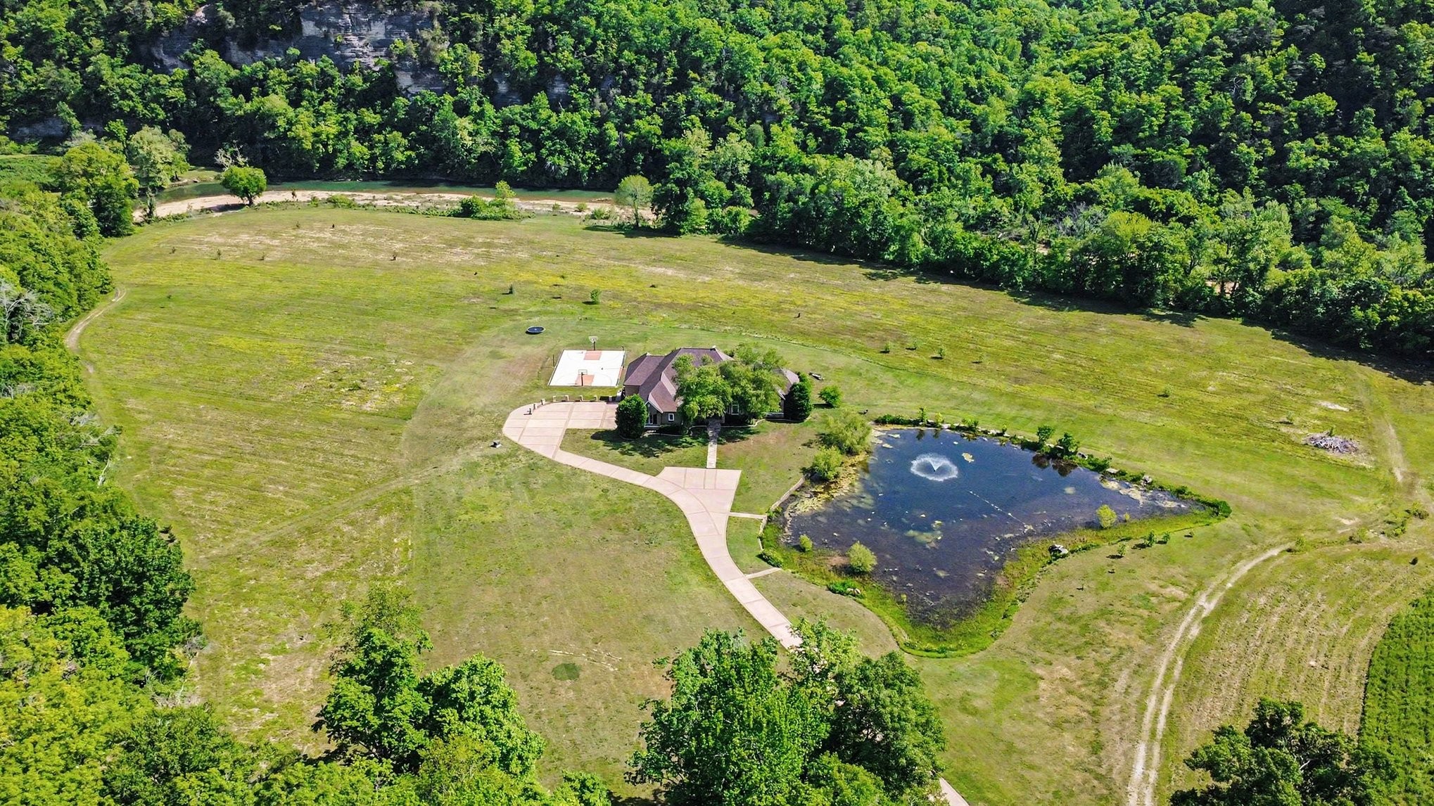 7699 N County Line Road Fairview TN 37062