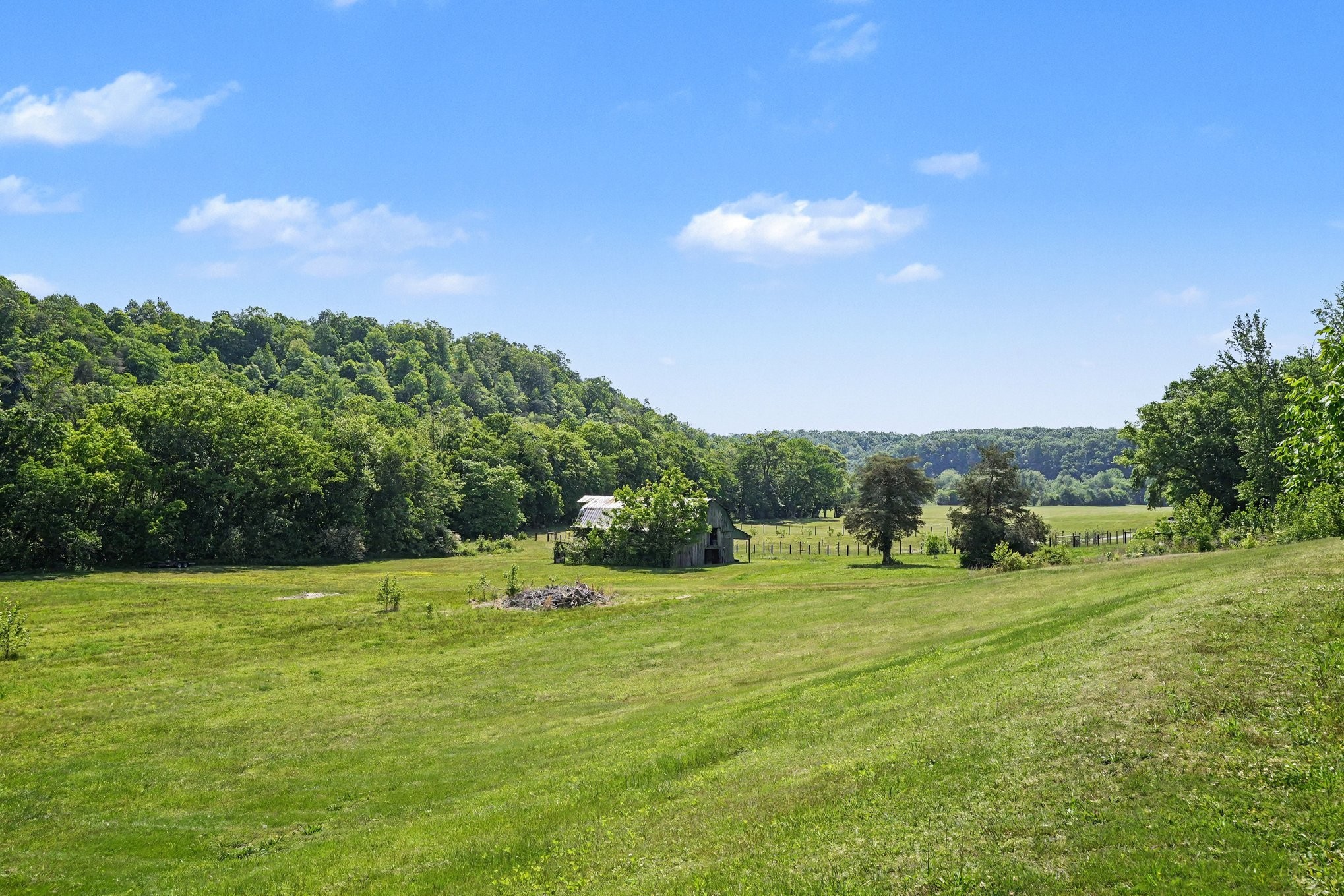 7699 N County Line Road Fairview TN 37062
