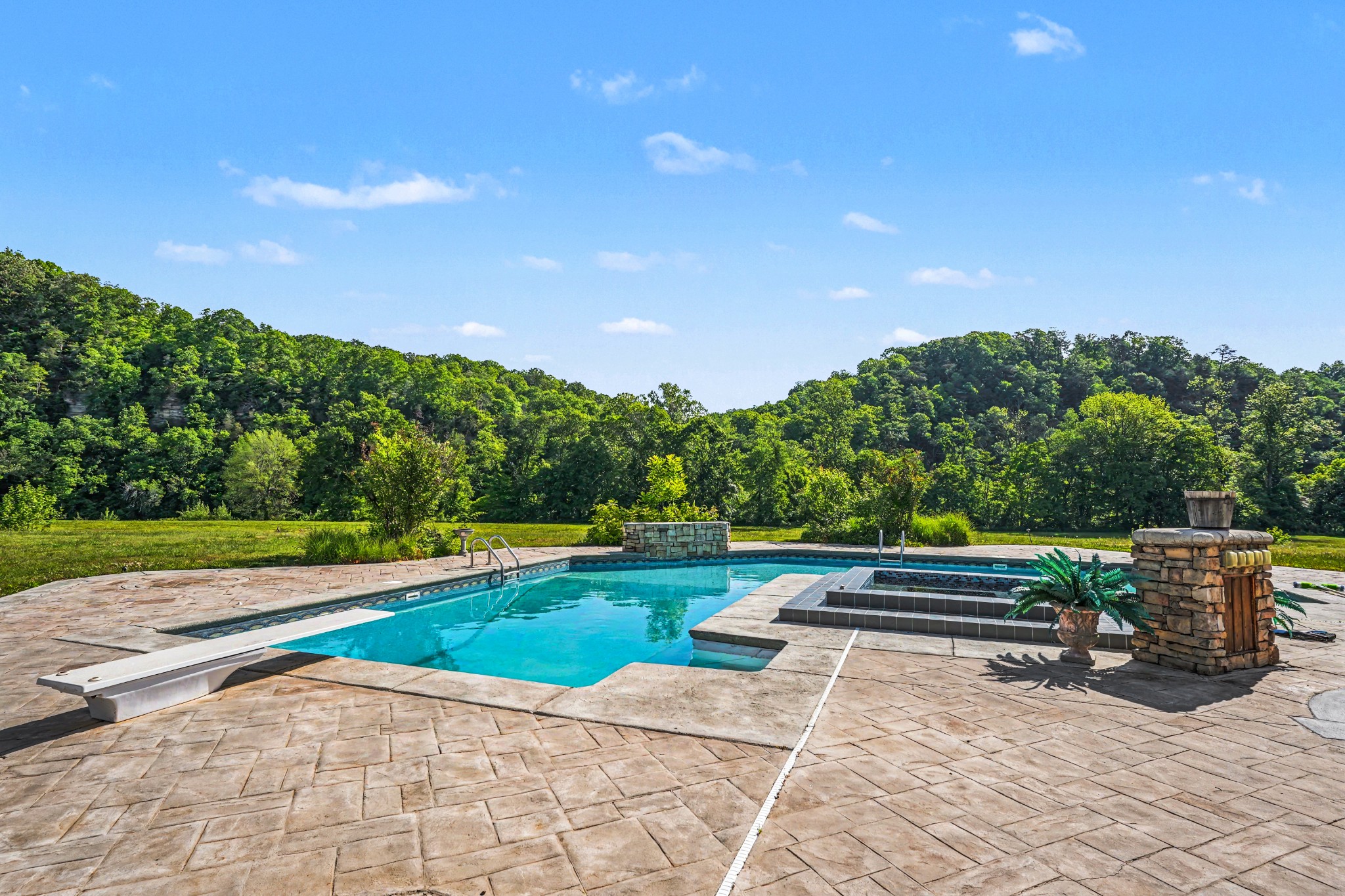 7699 N County Line Road Fairview TN 37062
