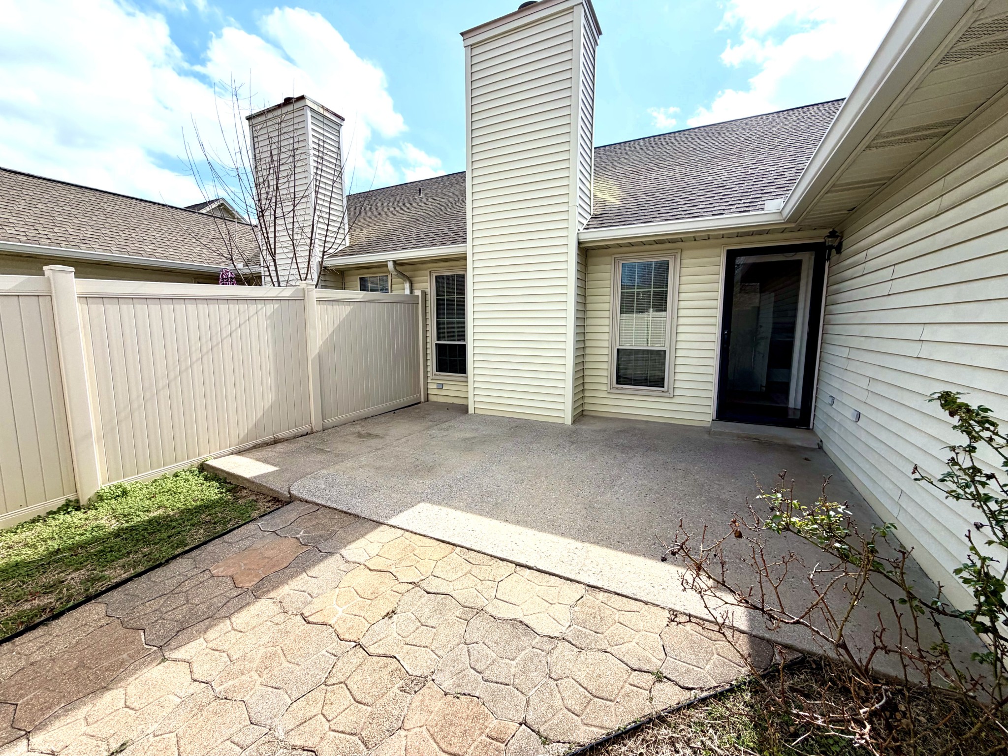 2216 River Rock Crossing Murfreesboro TN 37128