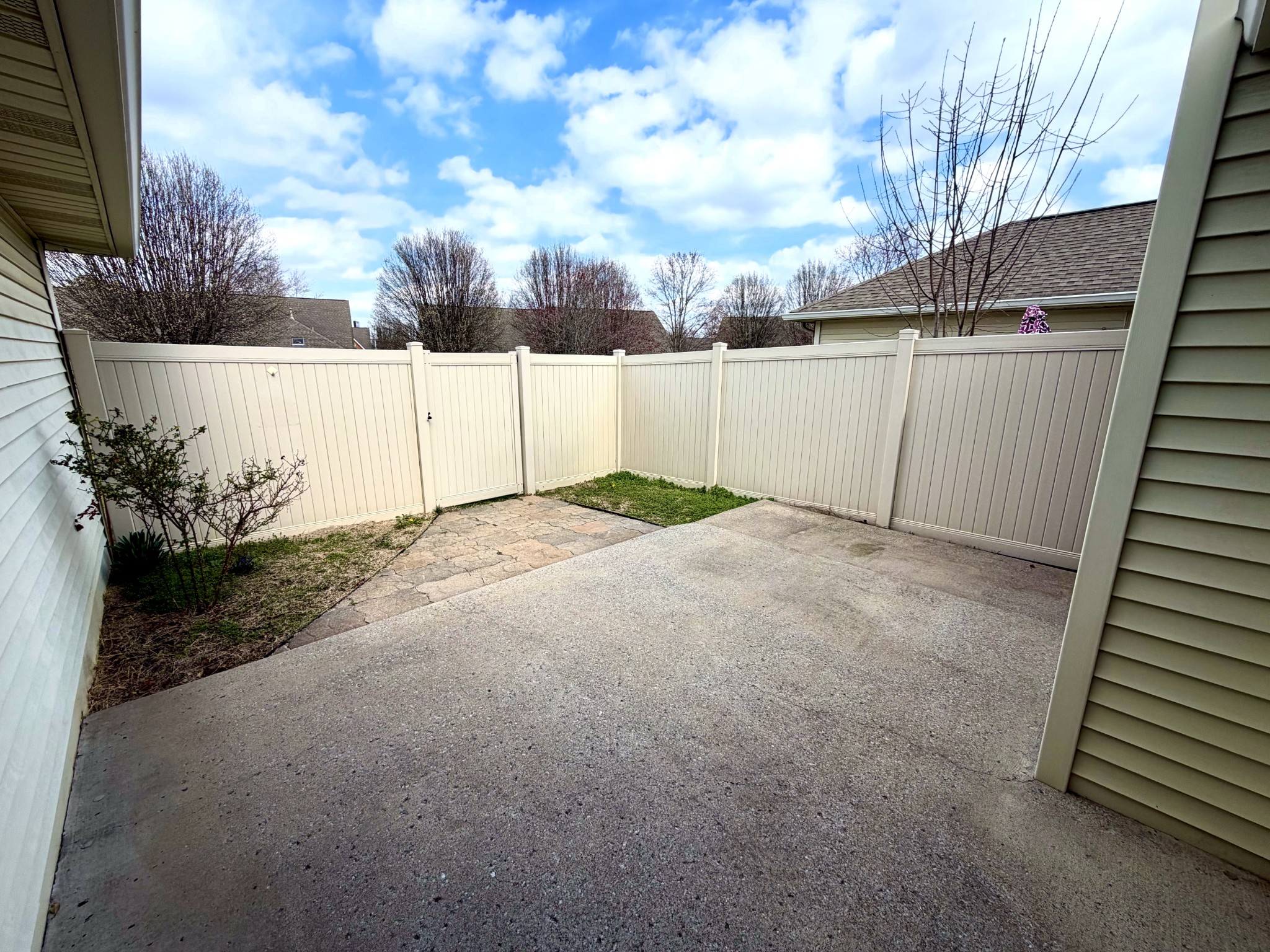 2216 River Rock Crossing Murfreesboro TN 37128