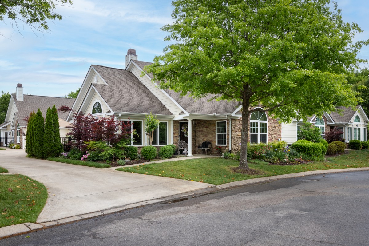 825 Browns Lane Gallatin TN 37066