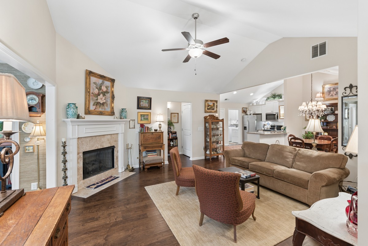 825 Browns Lane Gallatin TN 37066