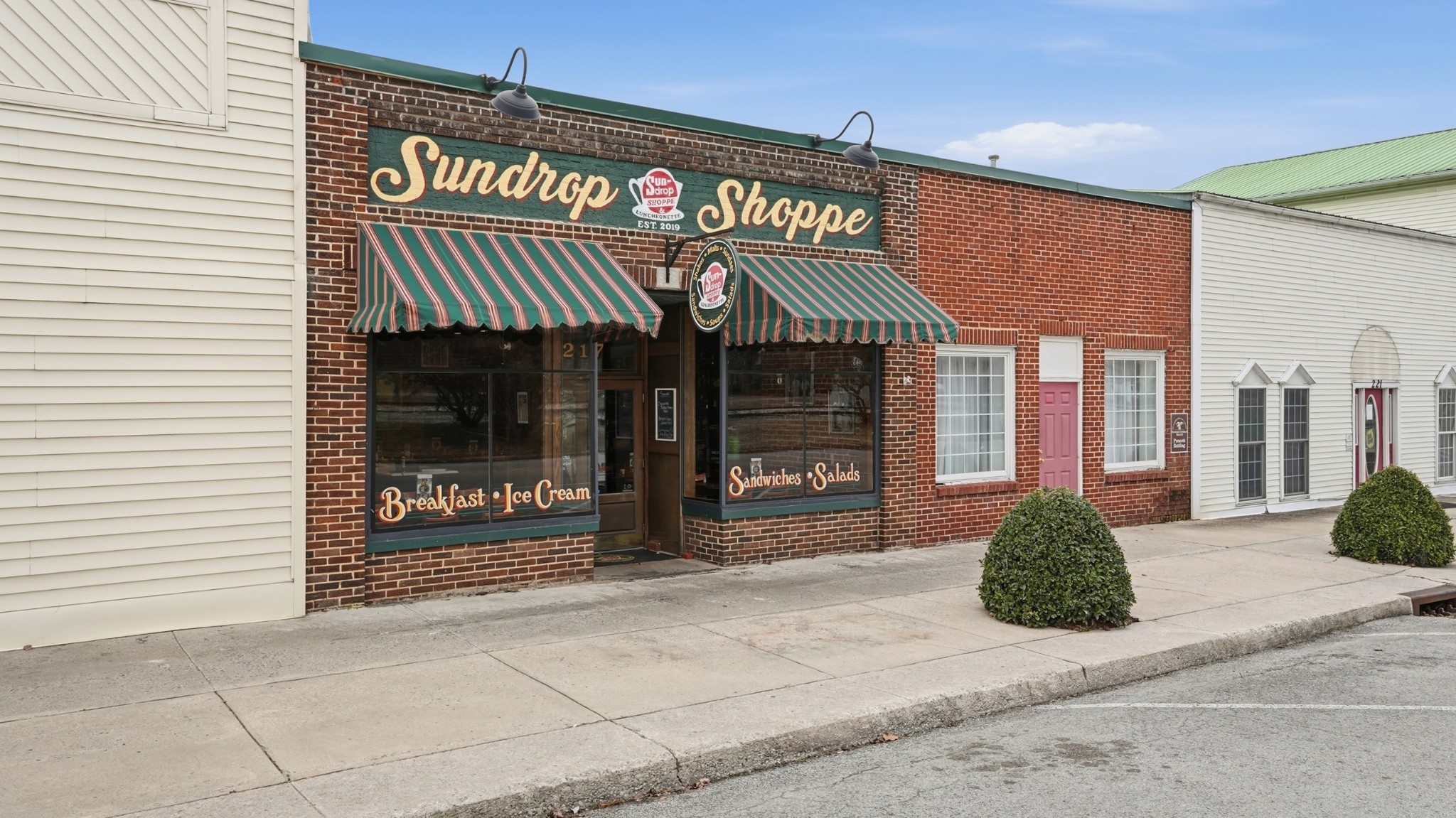 217 NW Atlantic Street Tullahoma TN 37388