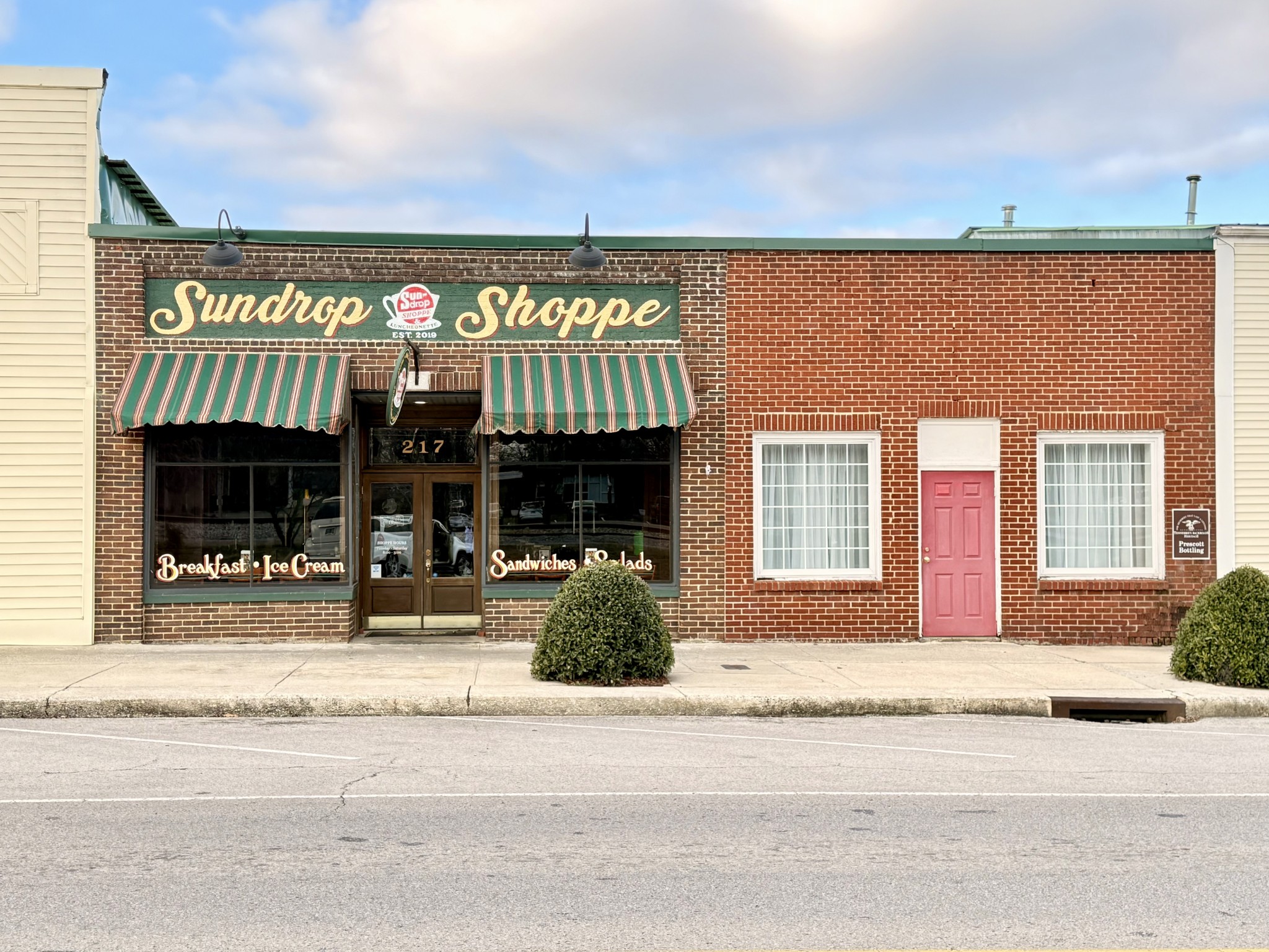 217 NW Atlantic Street Tullahoma TN 37388