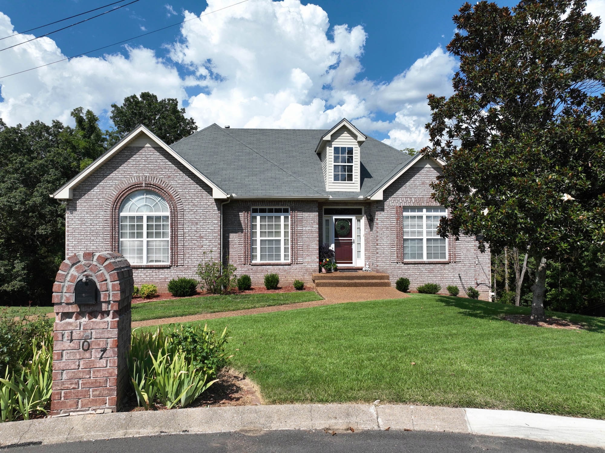 107 Knights Bridge Station Hendersonville TN 37075