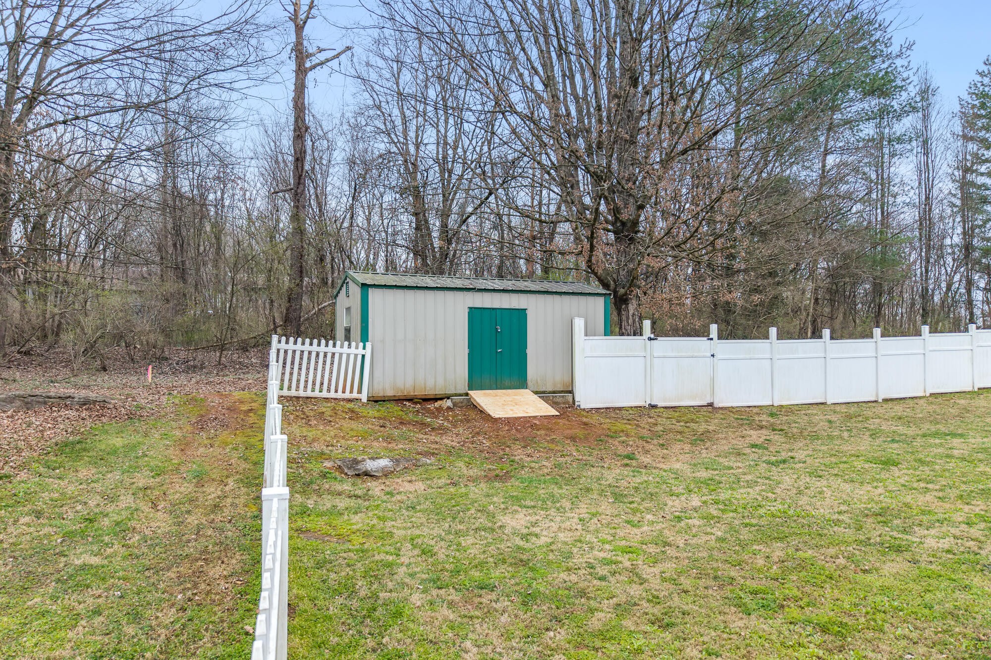 1215 Jones Street Athens TN 37303
